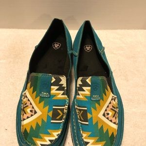 Ariat cruisers size 11 teal and beige Aztec design